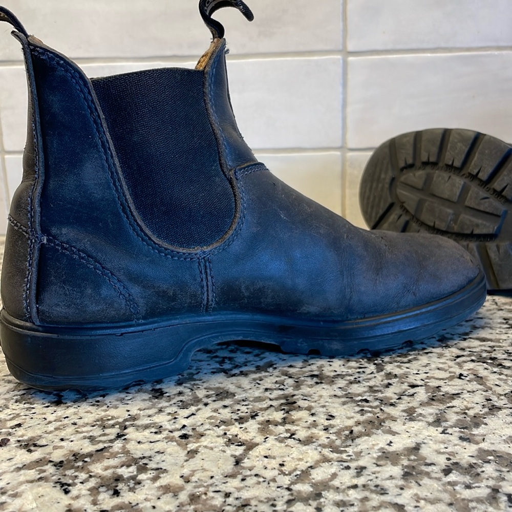 Blundstone navy boots woman’s 7